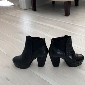Steve Madden Black Platform Heel Boots Size 5.5
